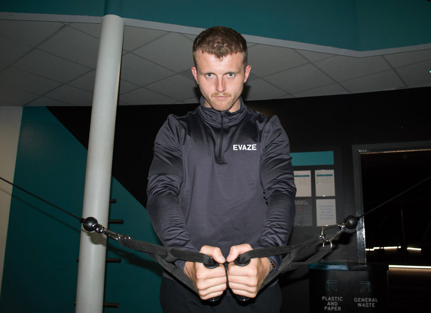 Mens Evaze Performance 1/4 Zip in Charcoal.